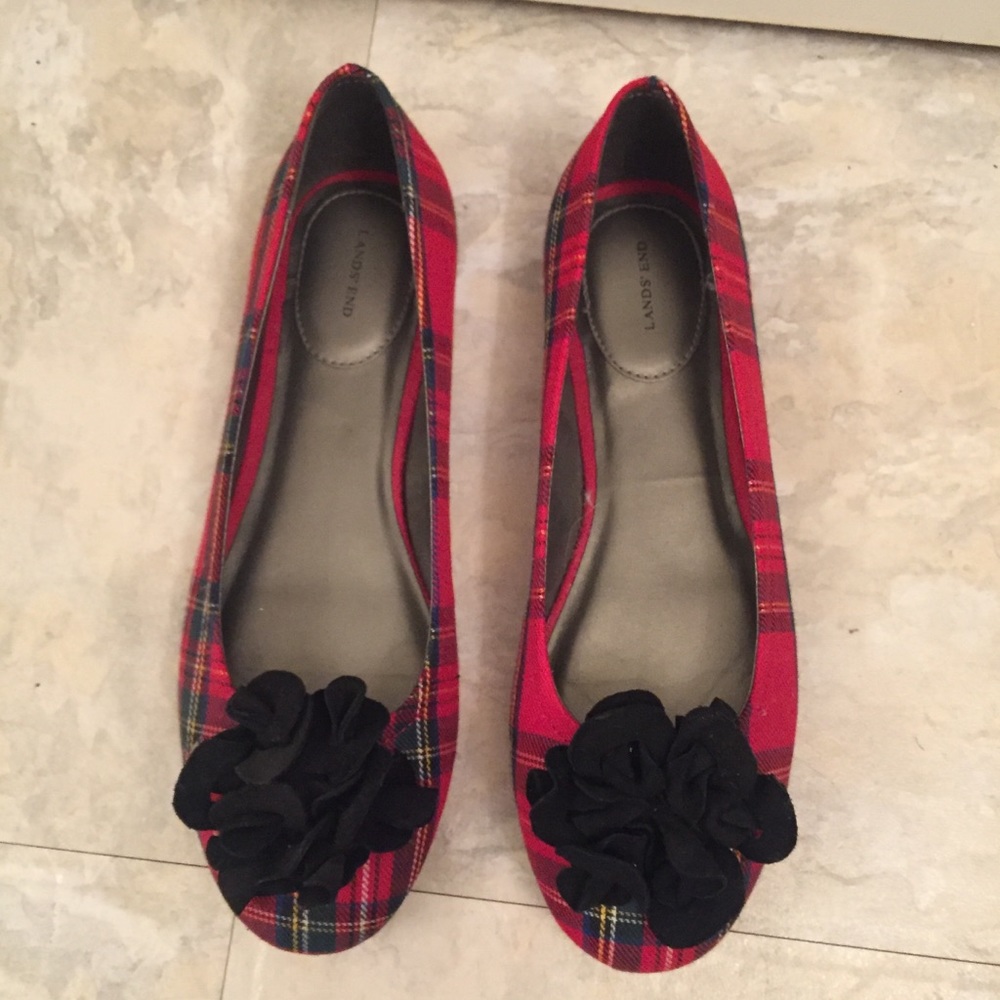 LAND’S END 8.5 Red plaid flats!